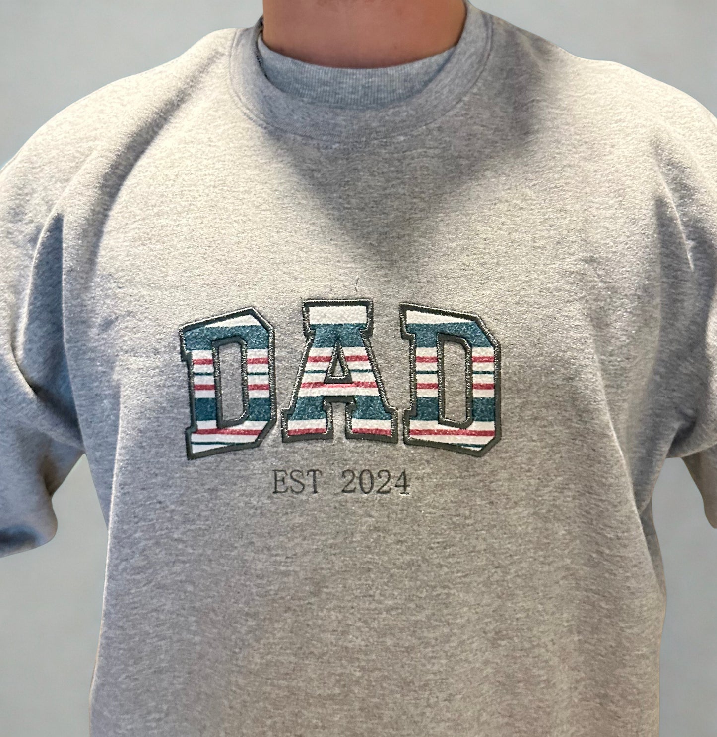 DAD Est crewneck