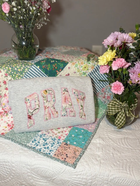 PRAY Applique Crewneck